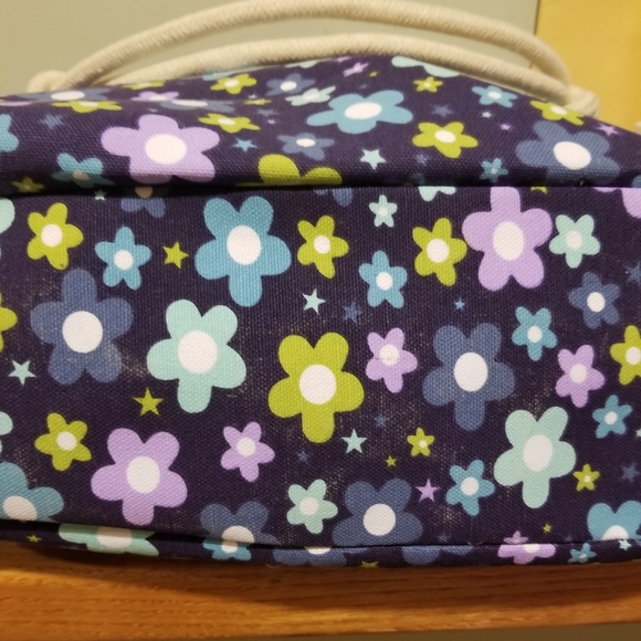 A great, fun, groovy flower bag - Picture 13 of 16
